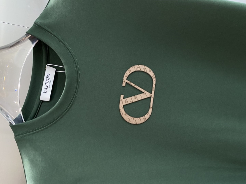 Va1e*ntin0 shirt